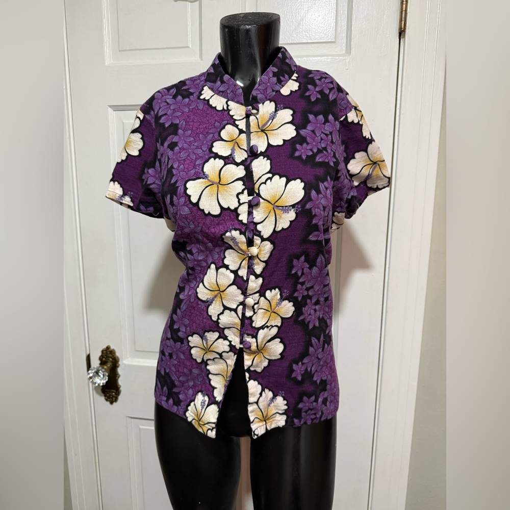 Purple Women’s Hilo Hatties Hawaiian‎ Shirt Size Medium
